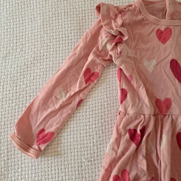💖 Kyte Baby Twirl Onesie + Bib | Pink Hearts | 6–12 Months - Picture 5 of 15